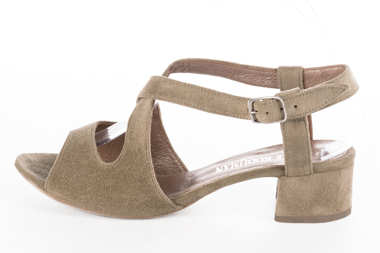 Tan beige women's open back sandals, with crossed straps. Round toe. Low flare heels. Profile view - Florence KOOIJMAN